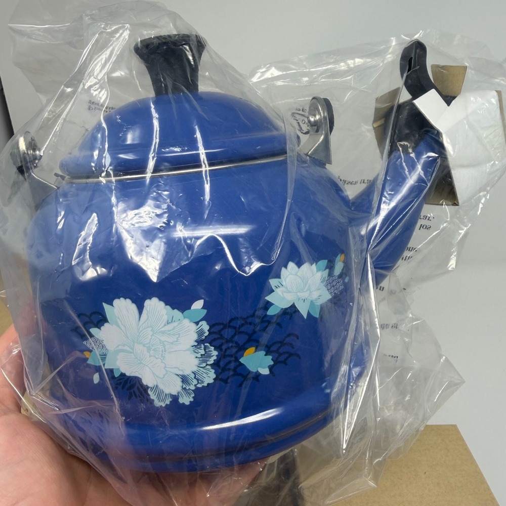 Le Creuset Blue Floral Lotus Whistling Tea Kettle 1.25 Qt Enamel on Steel NIB